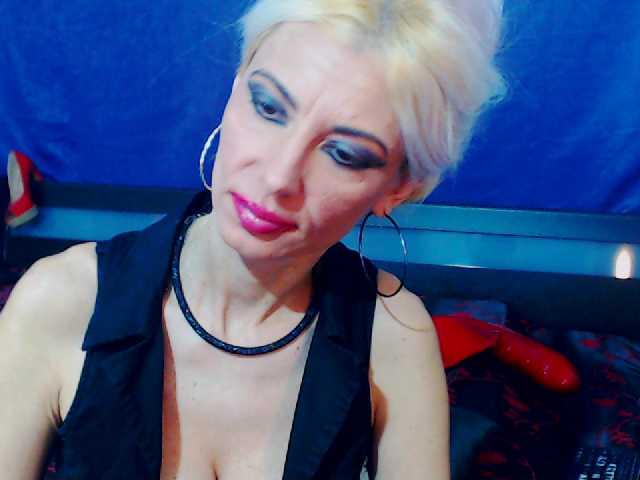 Broadcast screenshots HoneyLara