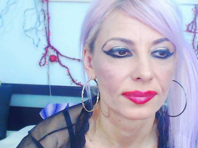 Broadcast screenshots HoneyLara