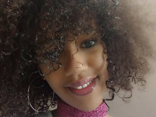 Erotic video chat MoanaFrenchy