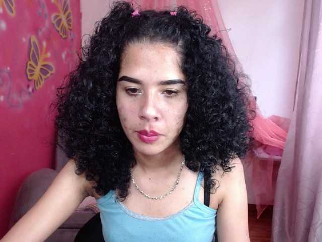 Broadcast screenshots MoansMia