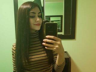 Erotic video chat Hollie_