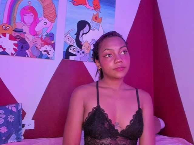 Broadcast screenshots MollyBrown