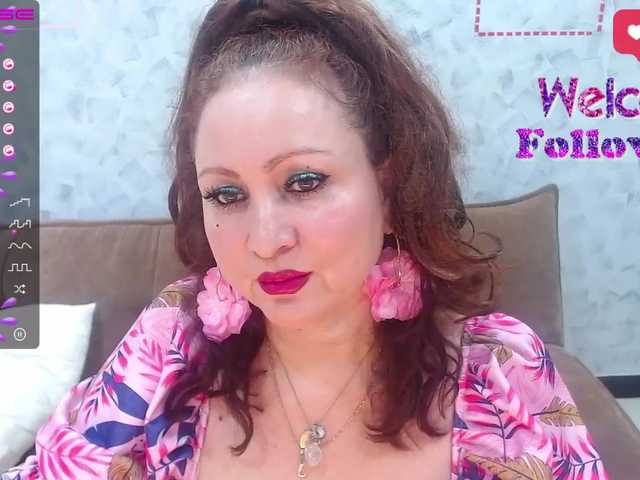 Photos MommyQueen Hi guys. Welcome ...my room. I am mommy queens. mature, I like. fantasy and kamasutra. let's go my goal 500 tk. #mature #deeptroat #blowjob #latina #new