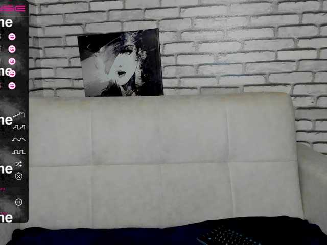 Broadcast screenshots MonicaGucci