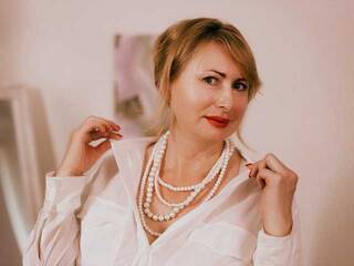 Erotic video chat MonicaMoor