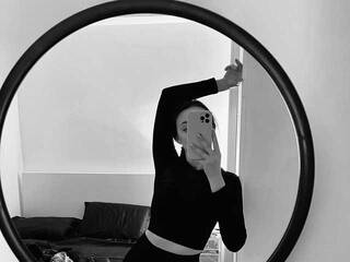 Erotic video chat MonikaSee