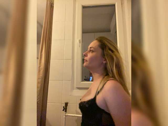 Broadcast screenshots moongirl