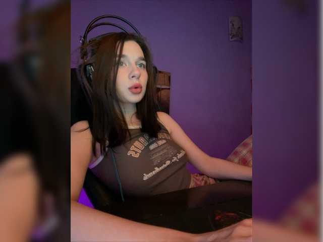 Broadcast screenshots _Polly_