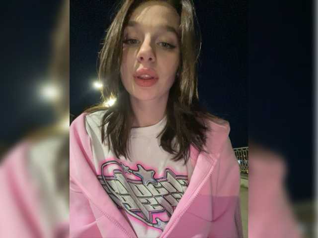 Broadcast screenshots _Polly_