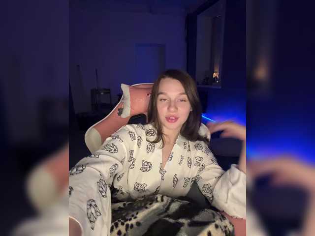 Broadcast screenshots _Polly_