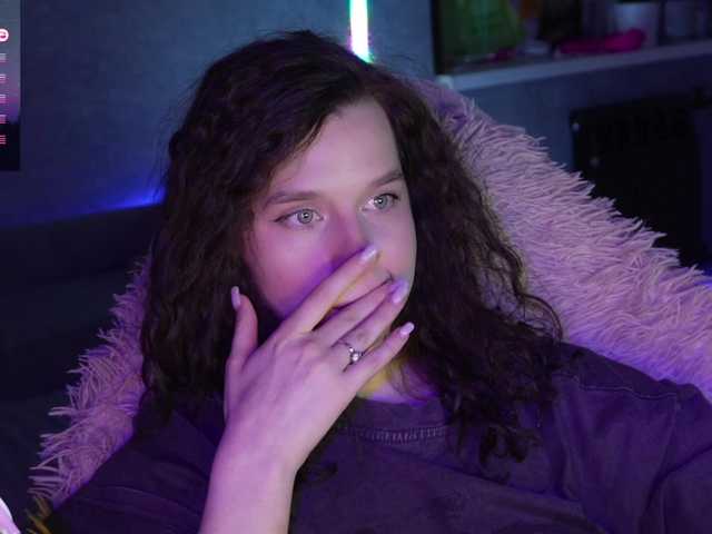 Broadcast screenshots _Polly_