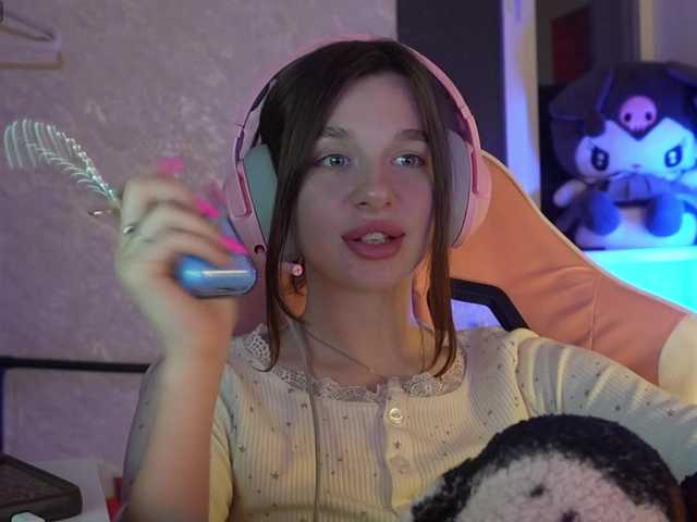 Broadcast screenshots _Polly_