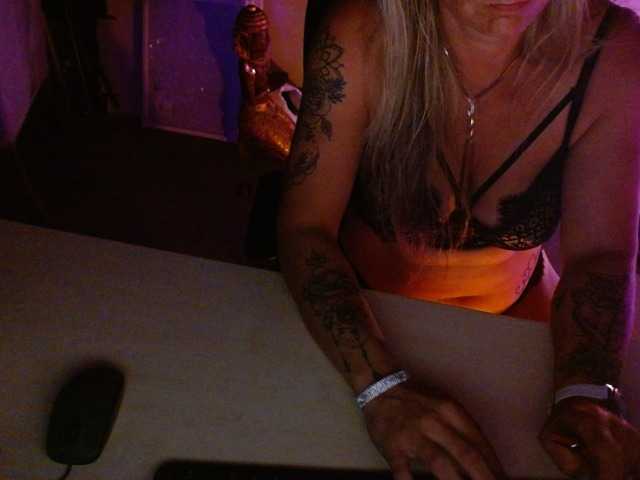 Broadcast screenshots Ashley-Rose