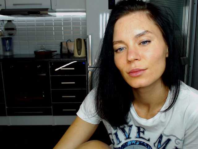Broadcast screenshots MsLatikaX