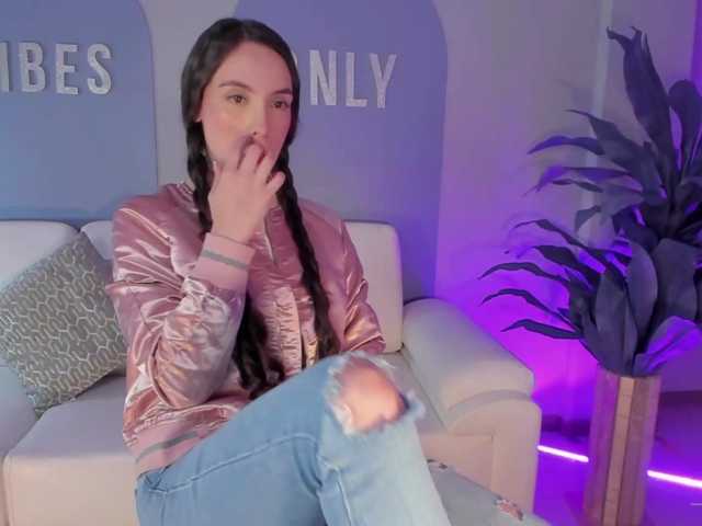 Broadcast screenshots MyleRose