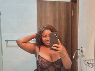 Erotic video chat Honeyglowlive