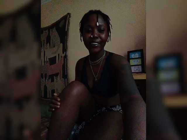 Broadcast screenshots mystiquekitty