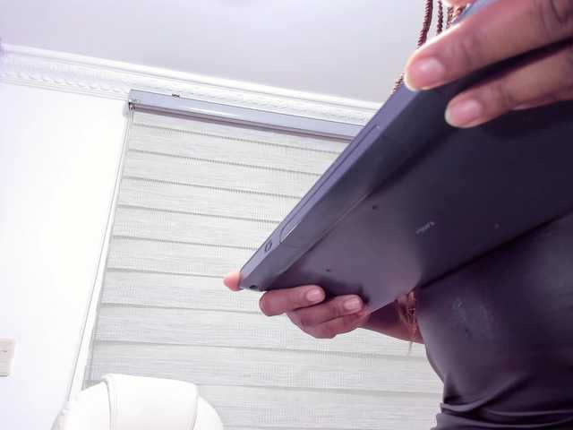 Broadcast screenshots NahomyJenner