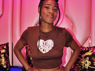 Erotic video chat NahomyyBrownn