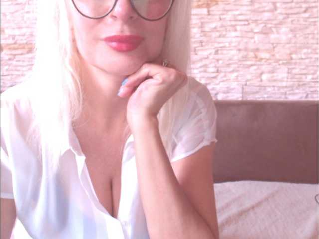 Photos Dixie_Sutton Do you want to see more ? Let's have together for priv, Squirt show? see my photos and videos I collect for new glasses. Can you help me with this?you do not have the option priv? throw a big tip