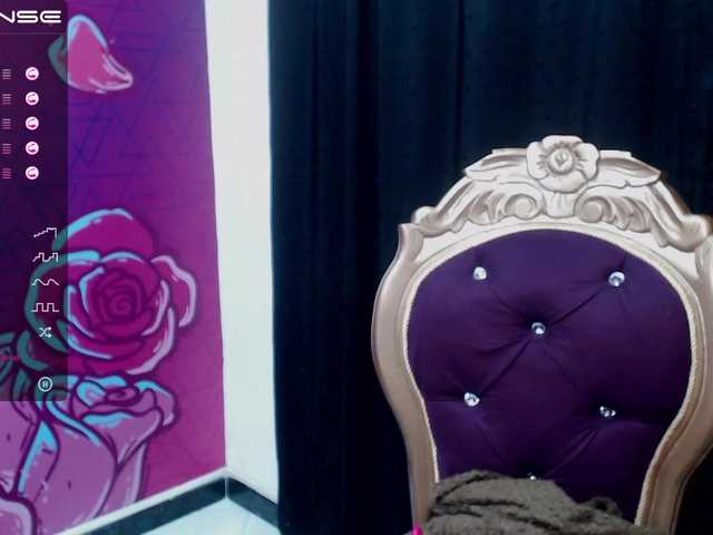 Broadcast screenshots naomi-mooree