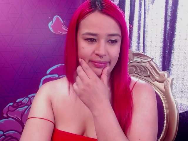 Broadcast screenshots naomi-mooree