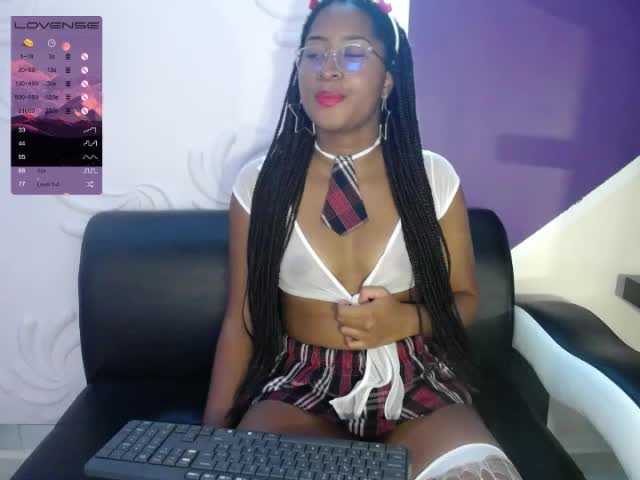 Photos NaomiDaviss Make cum with your tips! Lovense is actived #latina #ebony #lovense 500 Countdown, 348 won, 152 for the show!
