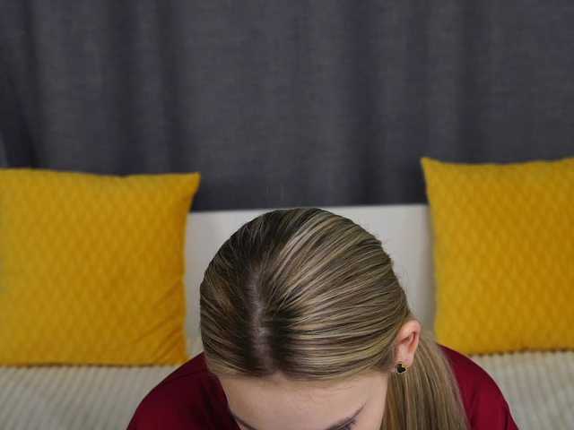 Welcome to my chat room! Feel free to say hi 😊