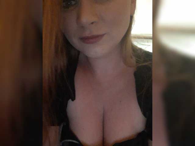 Photos NexiRedFox flash tits 25tk