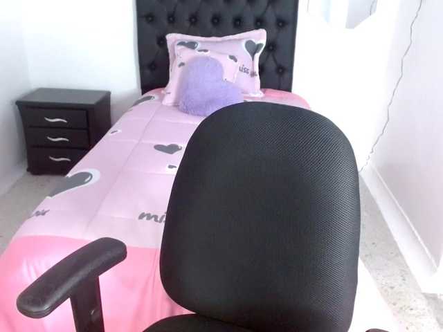 Broadcast screenshots NiaBanks