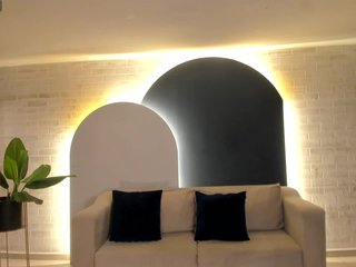 Erotic video chat NiaSalvatore