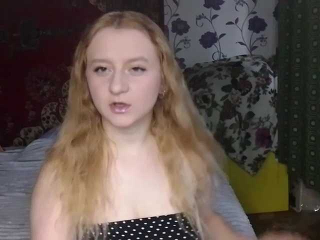 Broadcast screenshots NicoleAniston19
