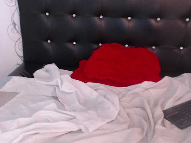 Broadcast screenshots nicolefox