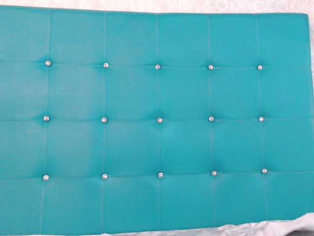 Broadcast screenshots nicolefox