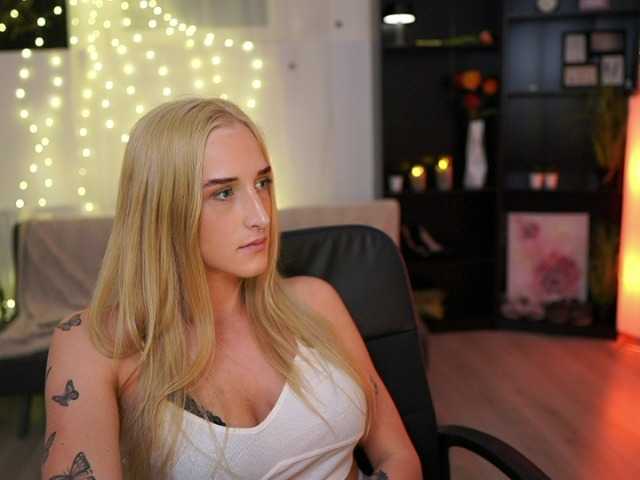 Photos NicoletteShea01 Still new here, come and taste my juicy titties :)