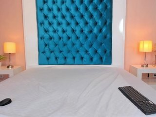 Erotic video chat NicoleWesleyy