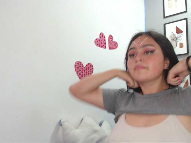 Broadcast screenshots Nicolle69