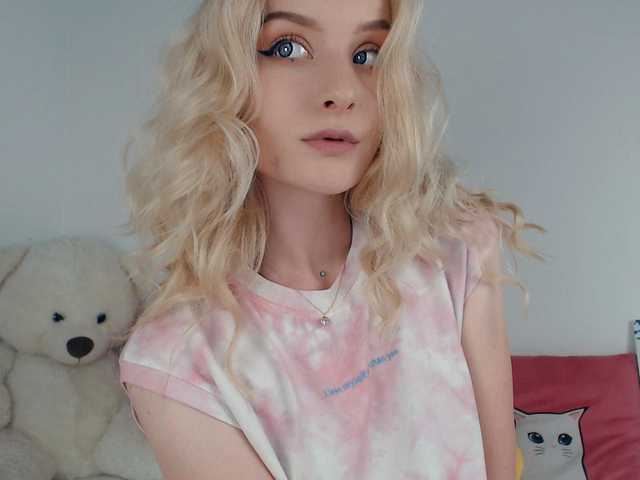 Photo of the profile Lil_Charm