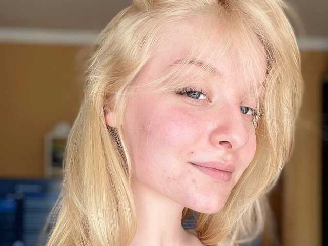 Photo of the profile Lil_Charm
