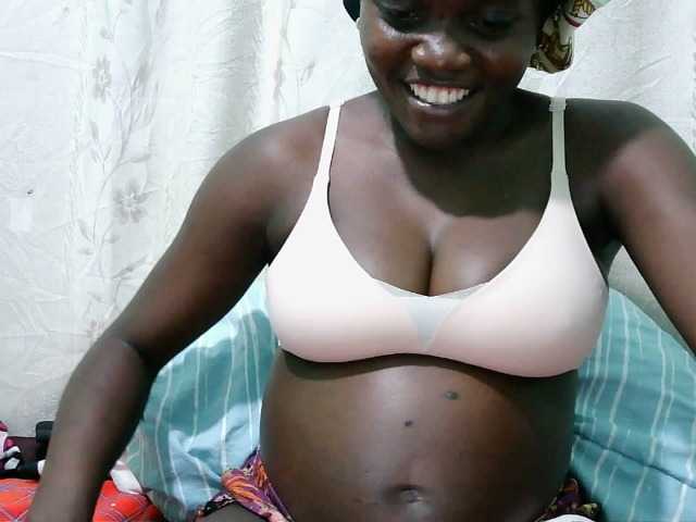 Welcome to my chat room! Feel free to say hi 😊