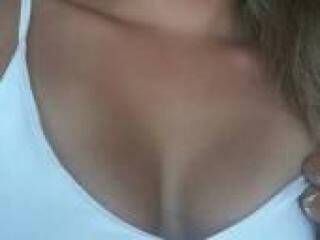 Erotic video chat nnefertiti