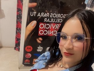 Erotic video chat Noav17