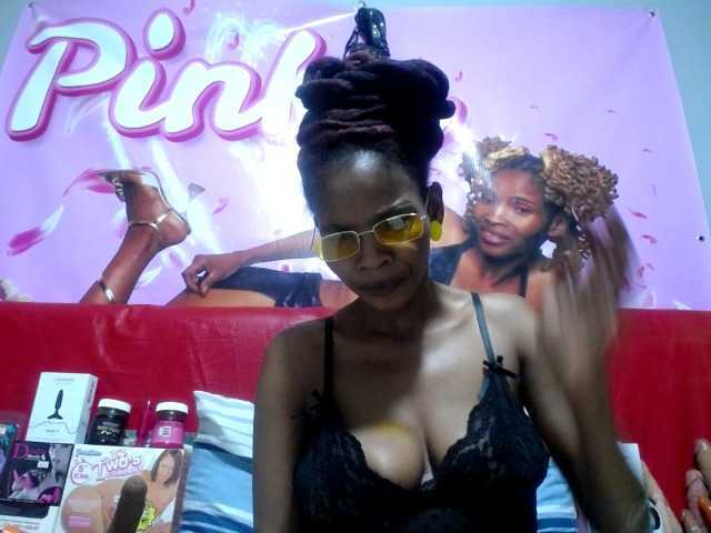 Welcome to my chat room! Feel free to say hi 😊