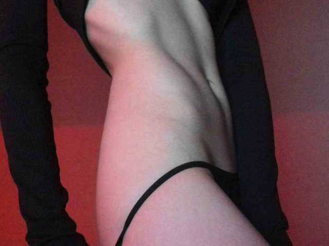 Photo of the profile -__-_-__-