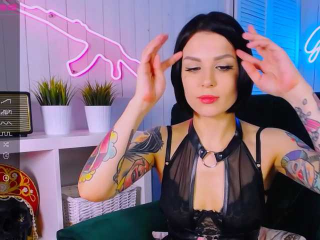 Broadcast screenshots Katherine_Moor