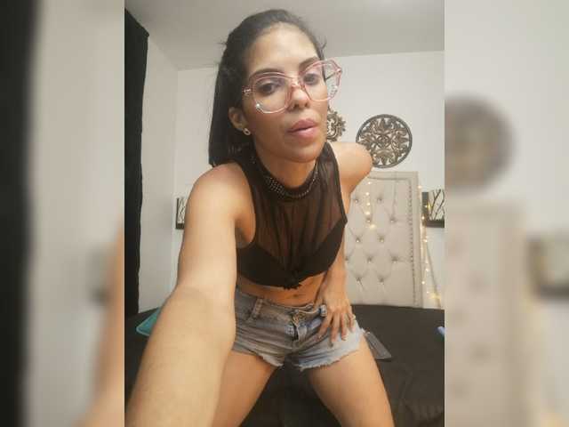 Broadcast screenshots pameladaniel