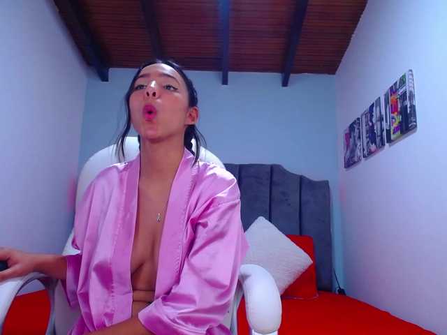 Broadcast screenshots Paola-bigboobs