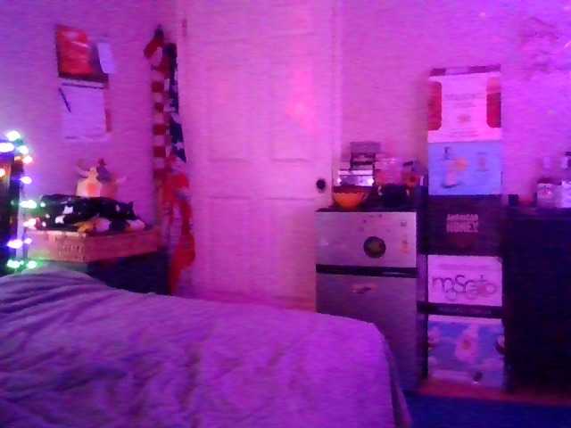 Welcome to our chat room! Feel free to say hi 😊