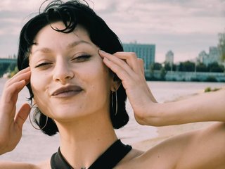 Erotic video chat Petit-Fairy