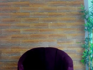 Erotic video chat Mia-Peachy